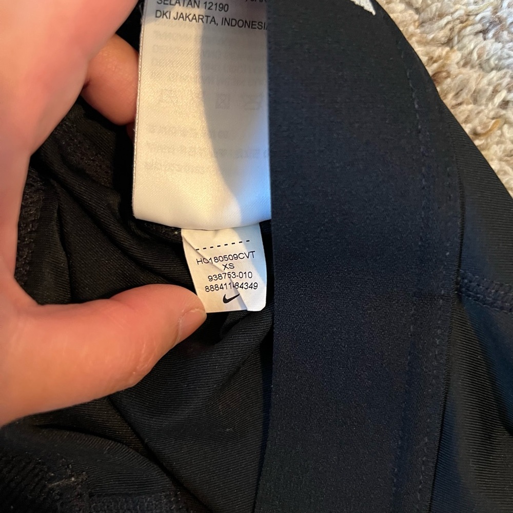 Nike pro cropped leggings sizs XS - Picture 3 of 3